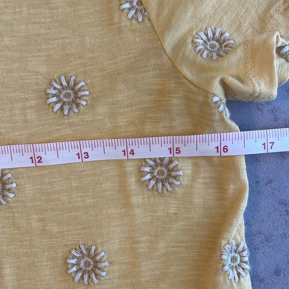 LUCKY BRAND Yellow Embroidered Daisy Short Sleeve Women’s Tee 100% Cotton Size S - Picture 7 of 12